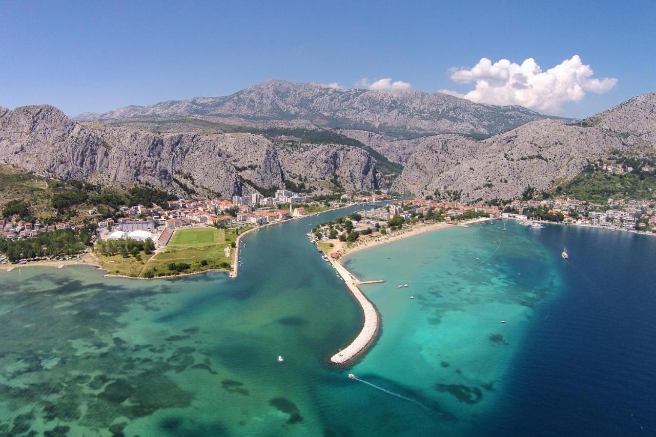 Apartments By The Sea Omis - 15485 Esterno foto